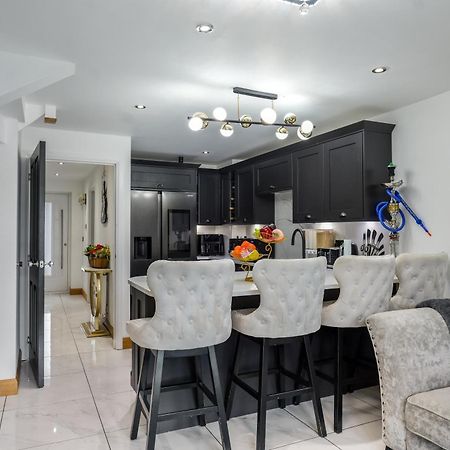 Luxurious 4 Bedroom House 리버풀 외부 사진